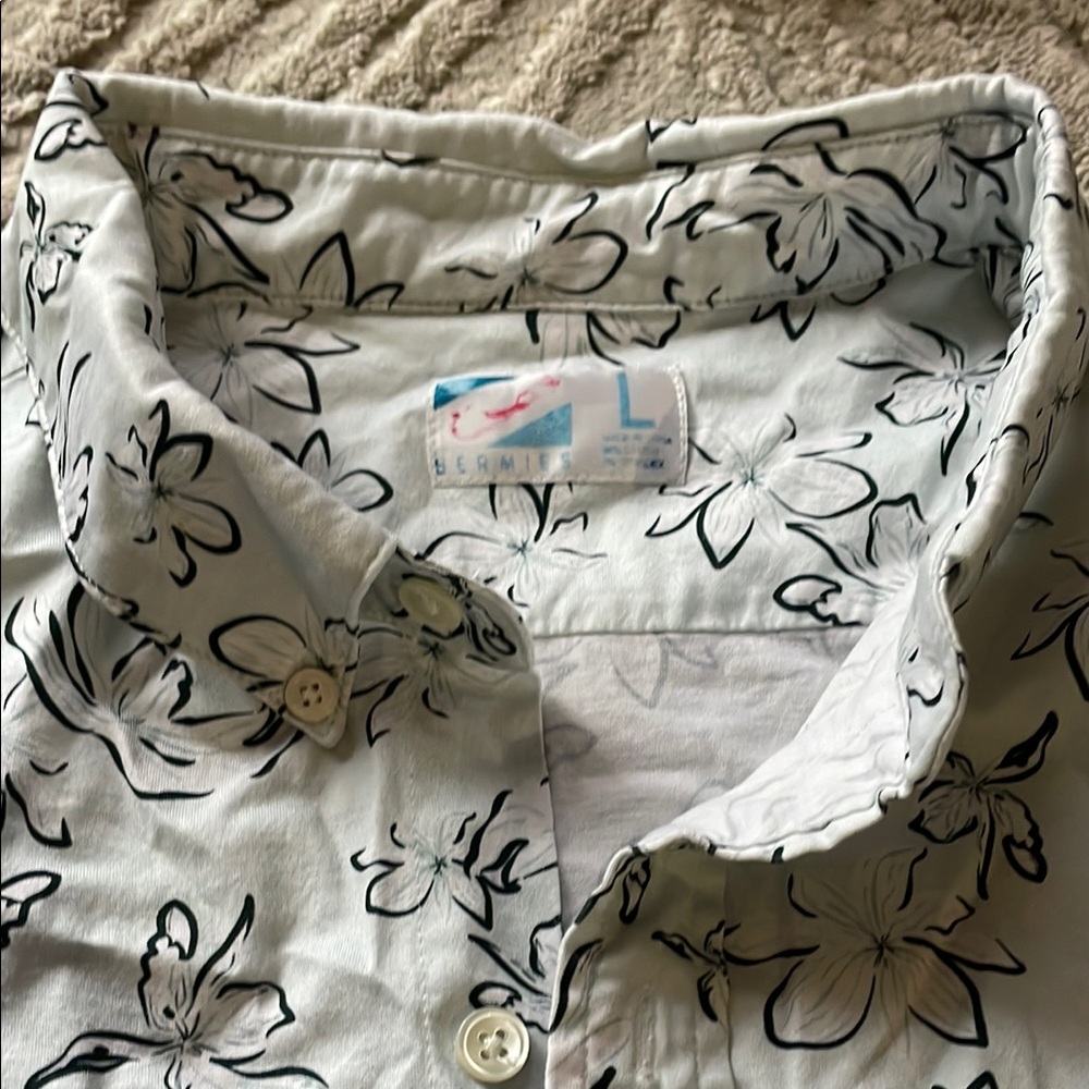 Bermies sz L Floral Button-Up Shirt